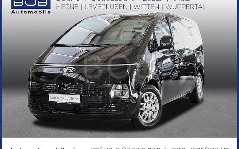 Gebraucht Hyundai Staria Trend 177 PS (130 kW) 2024 Abyss black (schwarz) Van / Kleinbus