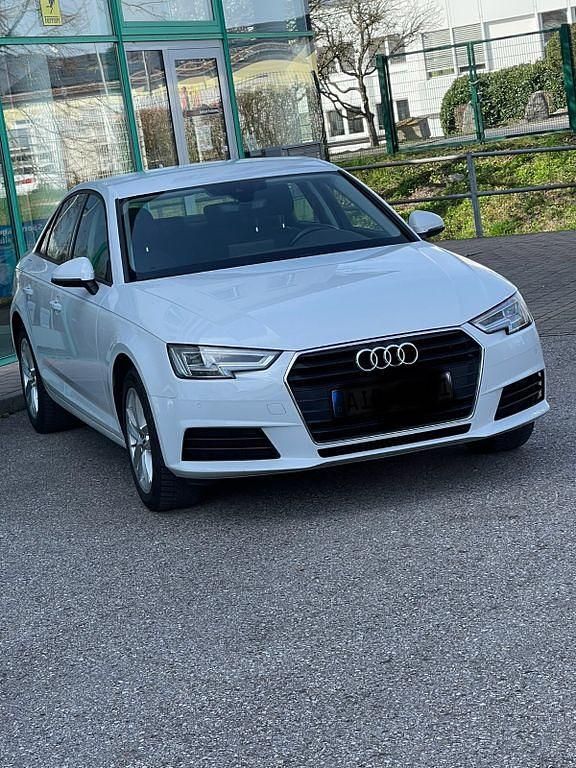 Weiß Gebraucht 2016 Audi A4 Design Limousine | 16.499 € (Teuer) - Bild 1/4
