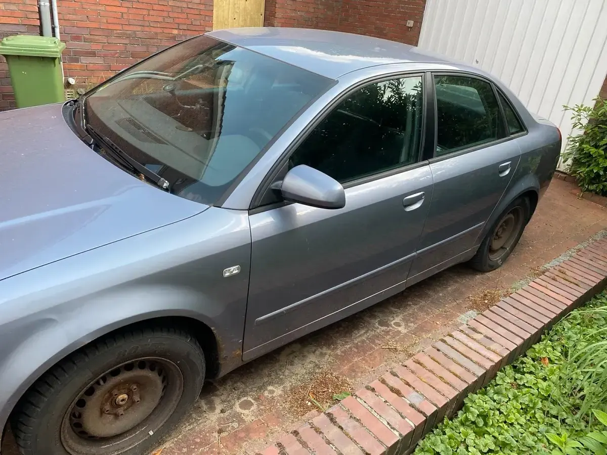 Gebraucht Audi A4 131 PS (96 kW) 2003 Grau Limousine