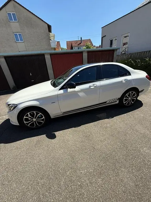 Gebraucht Mercedes C350e 211 PS (155 kW) 2017 Weiß Limousine