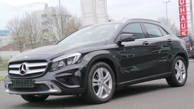 Gebraucht Mercedes GLA220 Urban 170 PS (125 kW) 2016 Schwarz metallic SUV