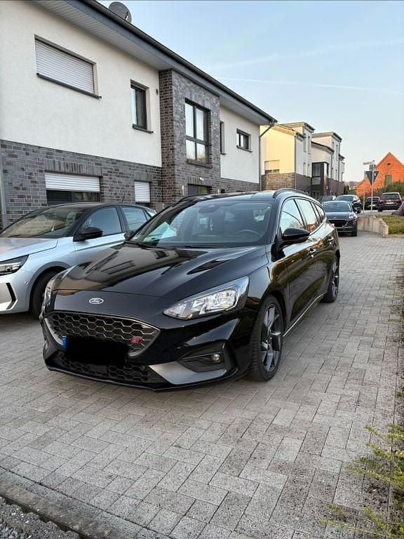 Gebraucht Ford Focus ST 190 PS (139 kW) 2020 Schwarz Limousine