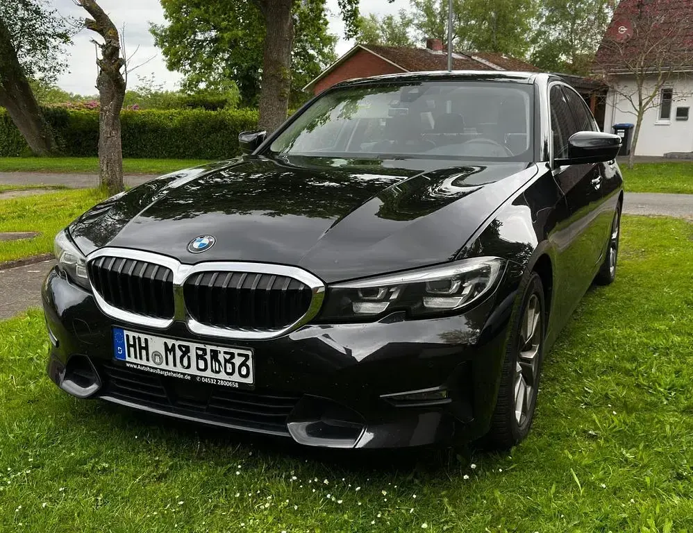 Gebraucht BMW 320 Sport Line 190 PS (139 kW) 2020 Schwarz Limousine