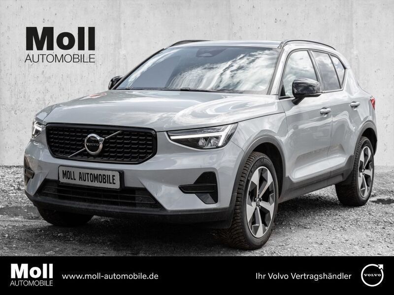 Grau Gebraucht 2023 Volvo XC40 Plus SUV | 34.890 € (Guter Preis) - Bild 1/4
