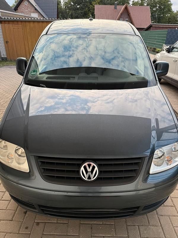 Grau Gebraucht 2009 VW Caddy Maxi Van / Kleinbus | 9.990 € (Teuer) - Bild 1/4