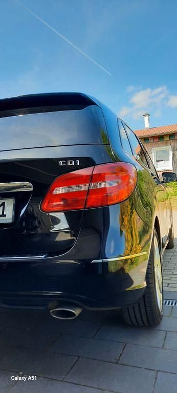 Grau Gebraucht 2013 Mercedes 200 Kombi | 6.500 € (Superpreis) - Bild 1/4