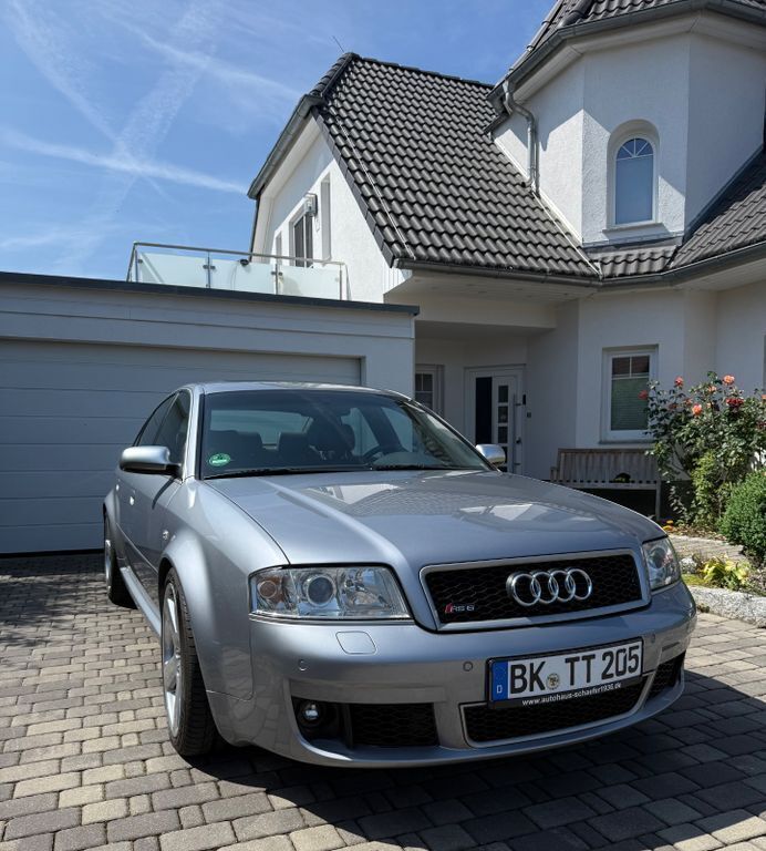 Silber Gebraucht 2003 Audi RS6 Sport Limousine | 38.000 € (Etwas zu teuer) - Bild 1/4