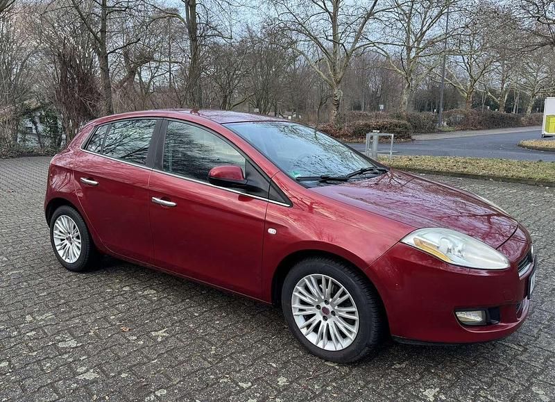 Rot Gebraucht 2008 Fiat Bravo Dynamic Kleinwagen | 1.500 € (Guter Preis) - Bild 1/4