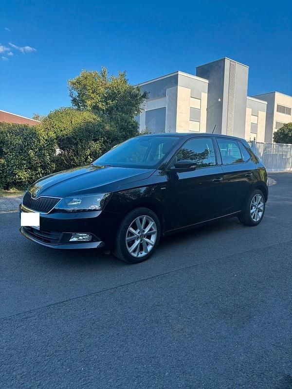 Schwarz Gebraucht 2018 Skoda Fabia Clever Kleinwagen | 8.590 € (Guter Preis) - Bild 1/4