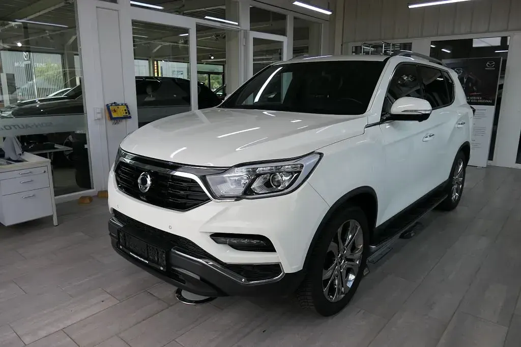 Gebraucht SsangYong Rexton Sapphire 181 PS (133 kW) 2019 Weiß SUV