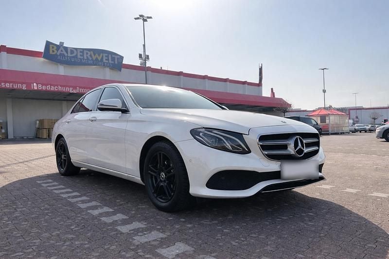 Gebraucht Mercedes E200 Avantgarde 184 PS (135 kW) 2018 Weiß Limousine