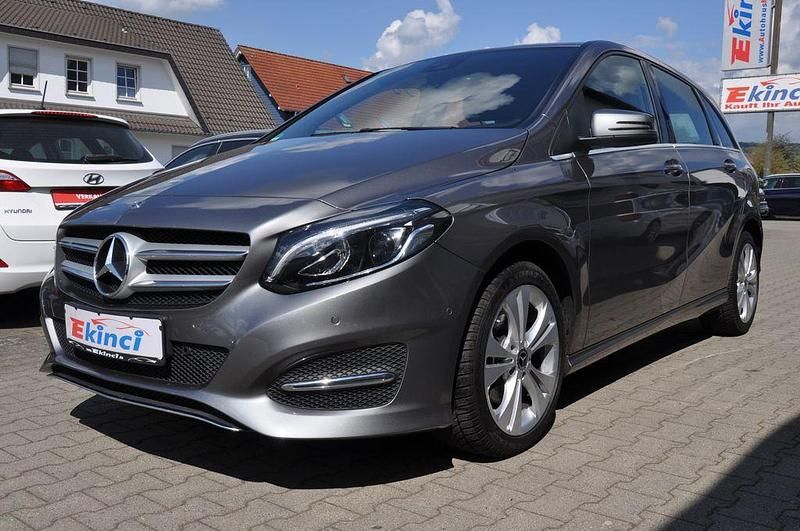 Gebraucht Mercedes B200 136 PS (100 kW) 2018 Grau Van / Kleinbus