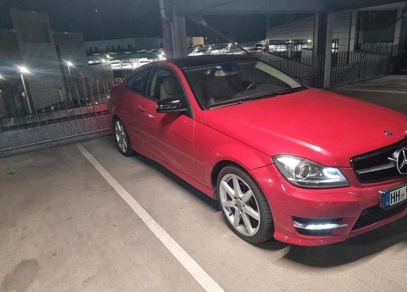 Gebraucht Mercedes C250 204 PS (150 kW) 2013 Rot Coupé