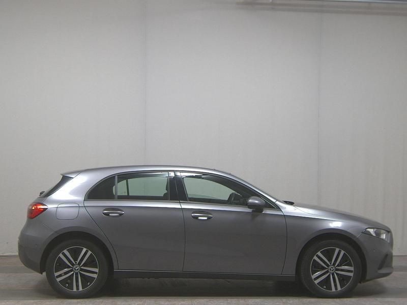 Gebraucht Mercedes A250 218 PS (160 kW) 2022 Grau Limousine