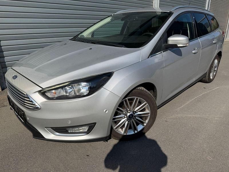 Gebraucht Ford Focus Titanium 125 PS (91 kW) 2018 Silber Kombi