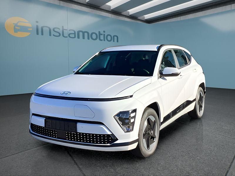 Weiß Gebraucht 2024 Hyundai Kona SUV | 30.749 € (Etwas zu teuer) - Bild 1/4