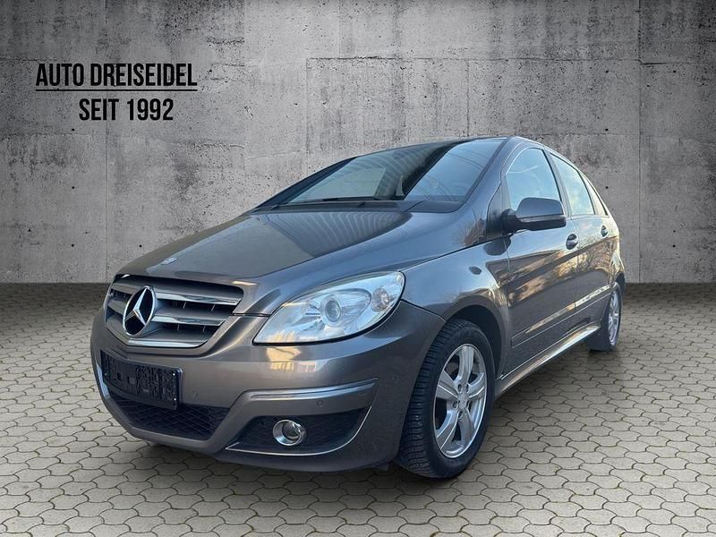 Grau Gebraucht 2008 Mercedes B200 Van / Kleinbus | 5.999 € (Fairer Preis) - Bild 1/4
