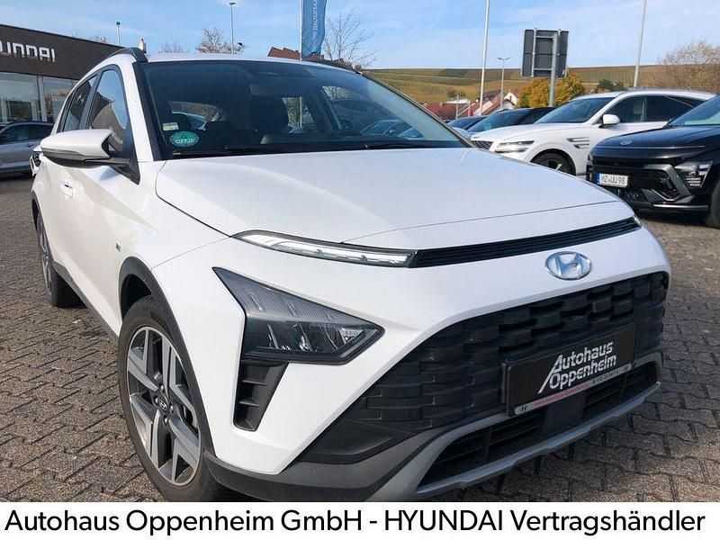Weiß Gebraucht 2021 Hyundai Bayon Intro Edition SUV | 17.800 € (Guter Preis) - Bild 1/4
