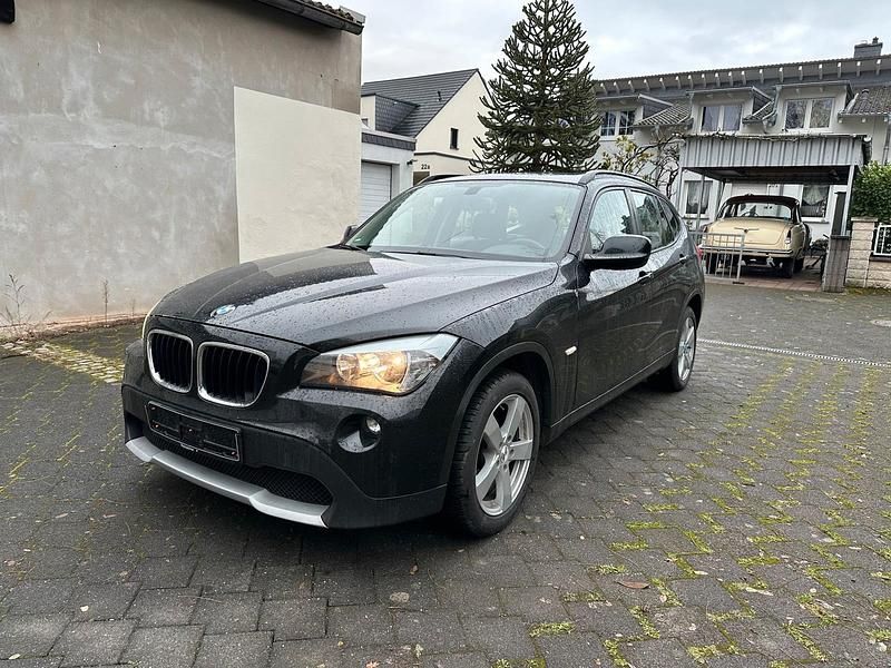Schwarz Gebraucht 2011 BMW X1 SUV | 4.990 € (Guter Preis) - Bild 1/4