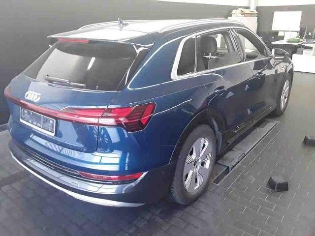 Gebraucht Audi e-tron Advanced Plus 230 kW (313 PS) 2022 Blau SUV