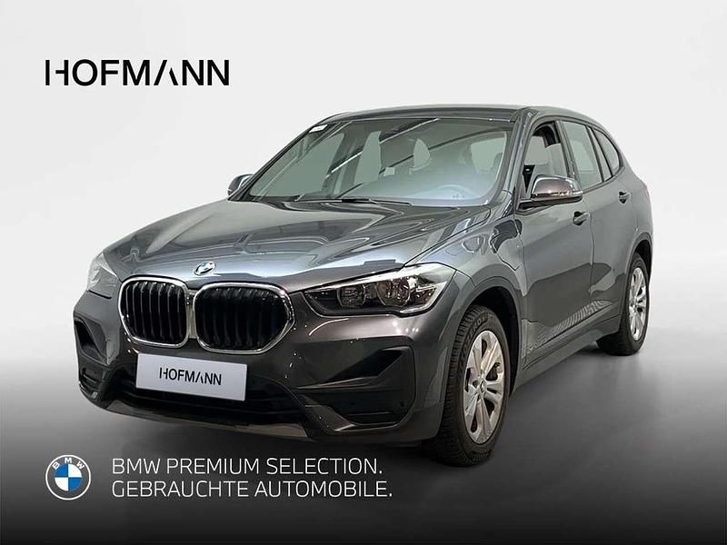 Mineralgrau metallic Gebraucht 2021 BMW X1 Advantage SUV | 24.802 € (Fairer Preis) - Bild 1/3