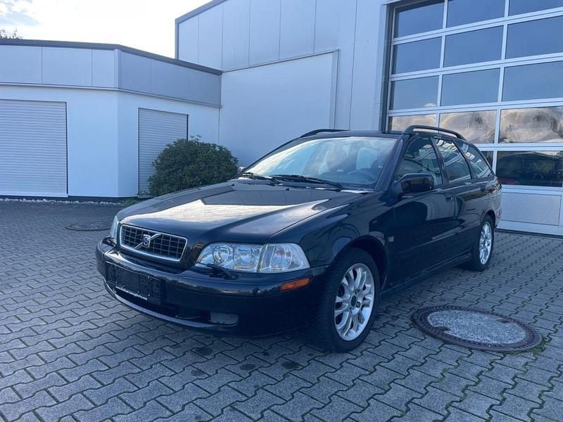 Schwarz Gebraucht 2003 Volvo V40 Standard Kombi | 690 € (Guter Preis) - Bild 1/4