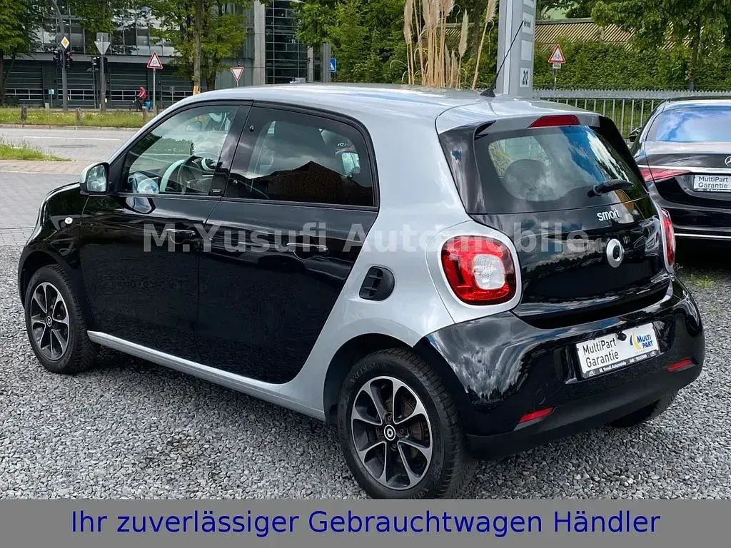 Gebraucht Smart ForFour 71 PS (52 kW) 2015 Schwarz Kleinwagen