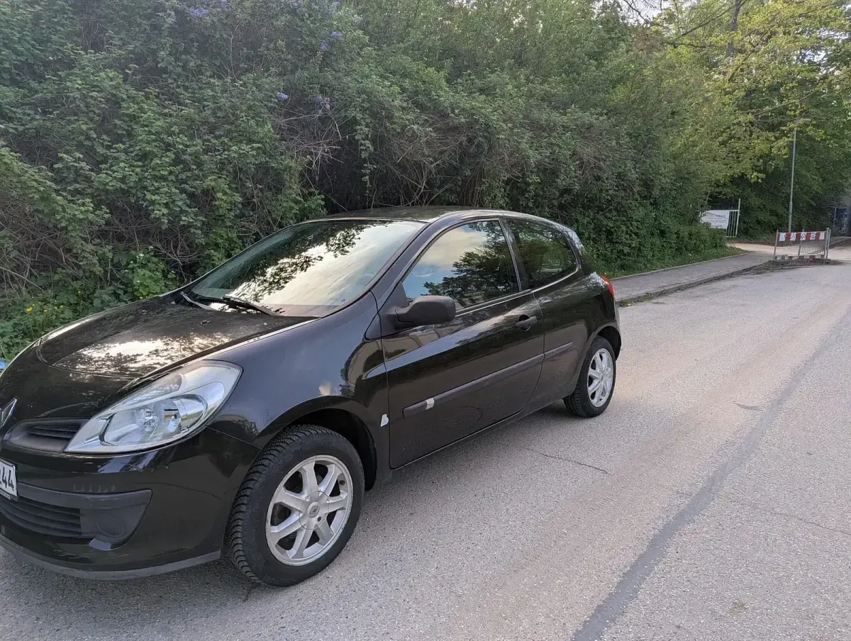 Brugt Renault Clio II 65 HK (47 kW) 2006 Sort Hatchback