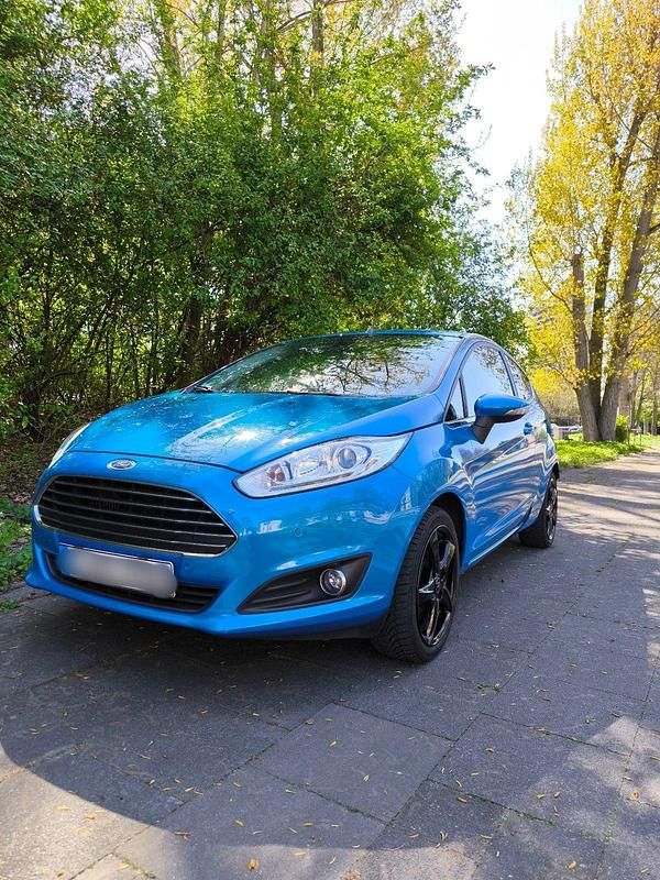 Blau Gebraucht 2013 Ford Fiesta Kleinwagen | 4.750 € (Guter Preis) - Bild 1/4