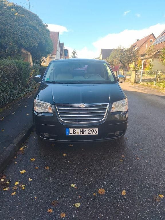 Schwarz Gebraucht 2008 Chrysler Grand Voyager Van / Kleinbus | 3.800 € (Fairer Preis) - Bild 1/4