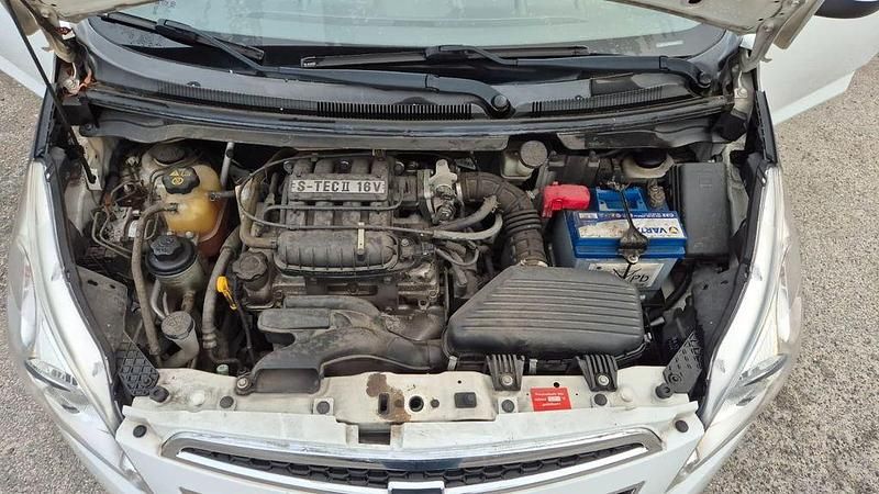 Gebraucht Chevrolet Spark LS 82 PS (60 kW) 2012 Weiß Kleinwagen