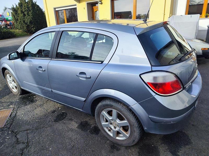 Gebraucht Opel Astra 125 PS (91 kW) 2005 Blau Limousine