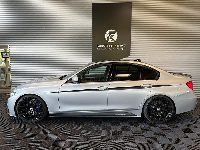 Gebraucht BMW 330 M Performance 252 PS (185 kW) 2017 Glaciersilber Limousine