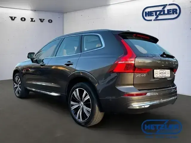 Second-hand Volvo XC60 Ultimate 235 CP (172 kW) 2022 Gri SUV
