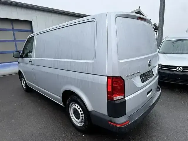 Usata VW Transporter 150 CV (110 kW) 2021 Argento Furgone