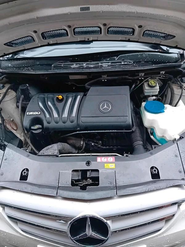 Gebraucht Mercedes B200 193 PS (141 kW) 2010 Weiß Van / Kleinbus