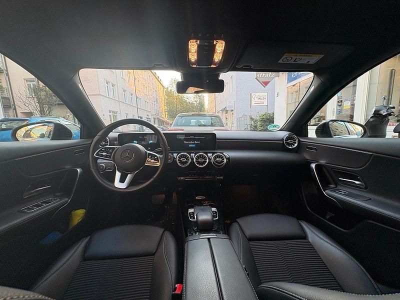 Gebraucht Mercedes A180 136 PS (100 kW) 2019 Limousine
