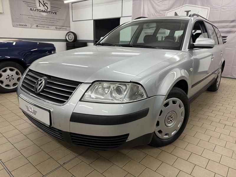 Silber Gebraucht 2002 VW Passat Limousine | 3.490 € (Teuer) - Bild 1/4