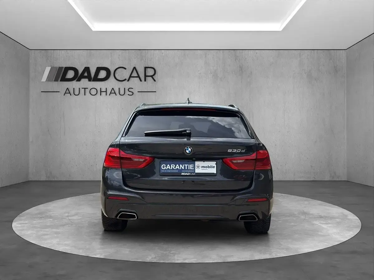 Gebraucht BMW 530 M Sport 265 PS (194 kW) 2019 Sophistograu brillanteffek Kombi