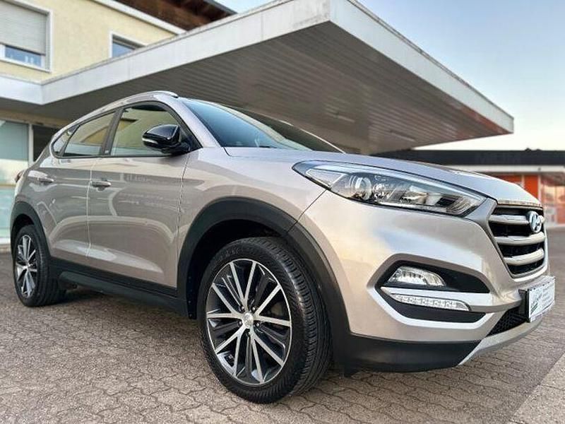 Silber Gebraucht 2018 Hyundai Tucson SUV | 15.990 € (Fairer Preis) - Bild 1/4