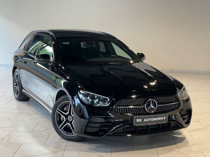 Schwarz Gebraucht 2020 Mercedes E300 AMG line Limousine | 32.800 € (Fairer Preis) - Bild 1/4
