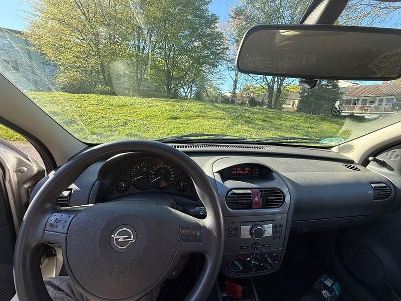 Gebraucht Opel Corsa 80 PS (58 kW) 2006 Silber Kleinwagen
