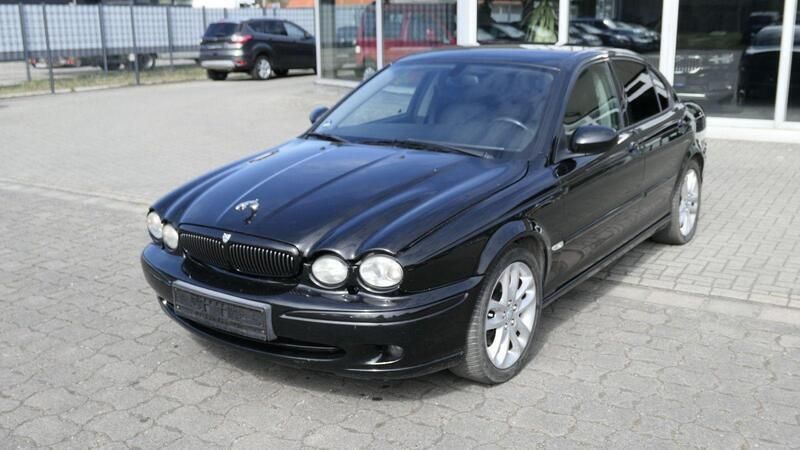 Schwarz Gebraucht 2002 Jaguar X-type Limousine | 1.990 € (Superpreis) - Bild 1/4