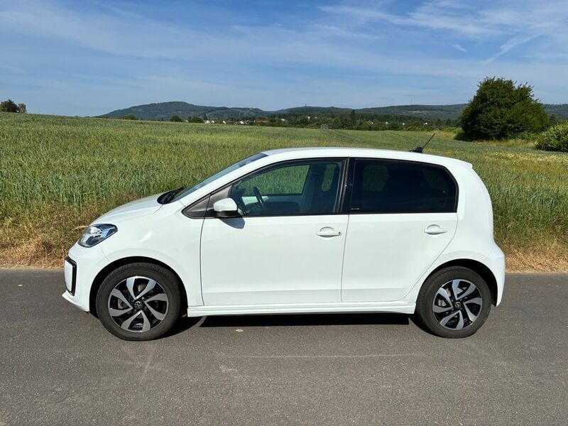 Weiß Gebraucht 2021 VW e-up! Kleinwagen | 11.990 € (Guter Preis) - Bild 1/4