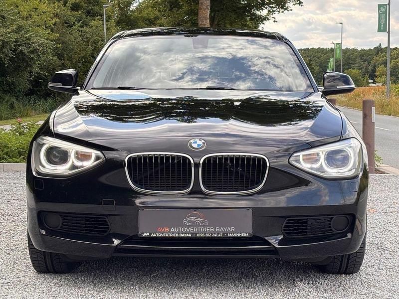 Schwarz Gebraucht 2014 BMW 118 Comfort Edition Kleinwagen | 9.990 € (Fairer Preis) - Bild 1/4