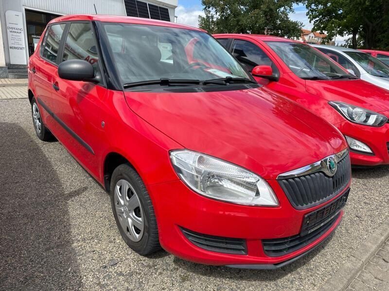 Rot Gebraucht 2012 Skoda Fabia Cool Edition Kleinwagen | 4.649 € (Fairer Preis) - Bild 1/4