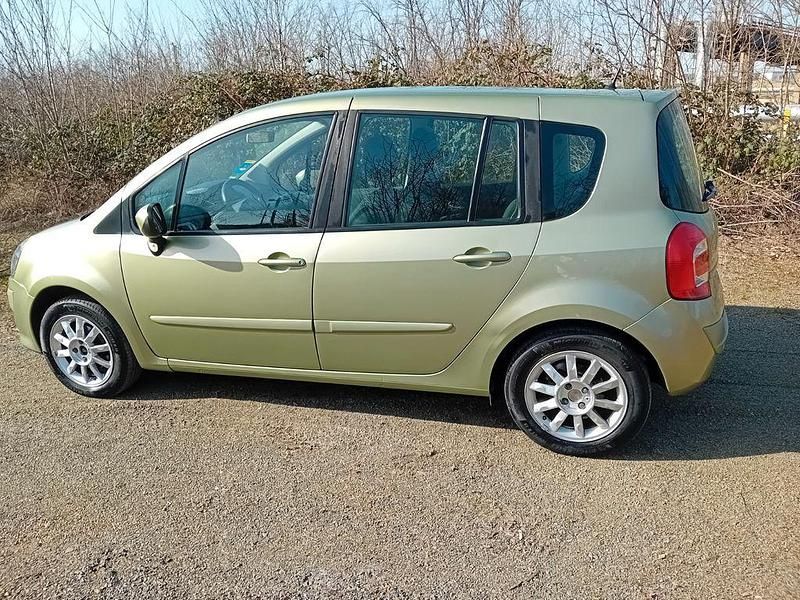 Gebraucht Renault Grand Modus Dynamique 75 PS (55 kW) 2009 Grün Van / Kleinbus