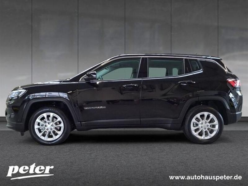 Gebraucht Jeep Compass Altitude 131 PS (96 kW) 2024 Solid black SUV