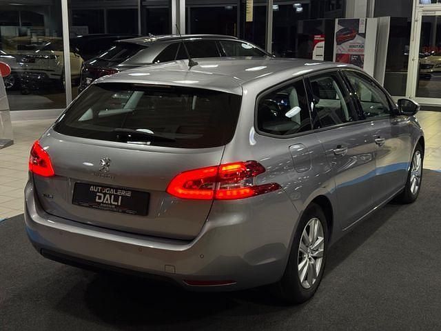 Gebraucht Peugeot 308 SW Active 131 PS (96 kW) 2021 Grau Kombi