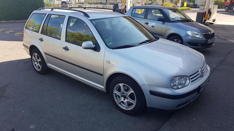 Silber Gebraucht 2001 VW Golf IV Kombi | 1.000 € (Teuer) - Bild 1/2